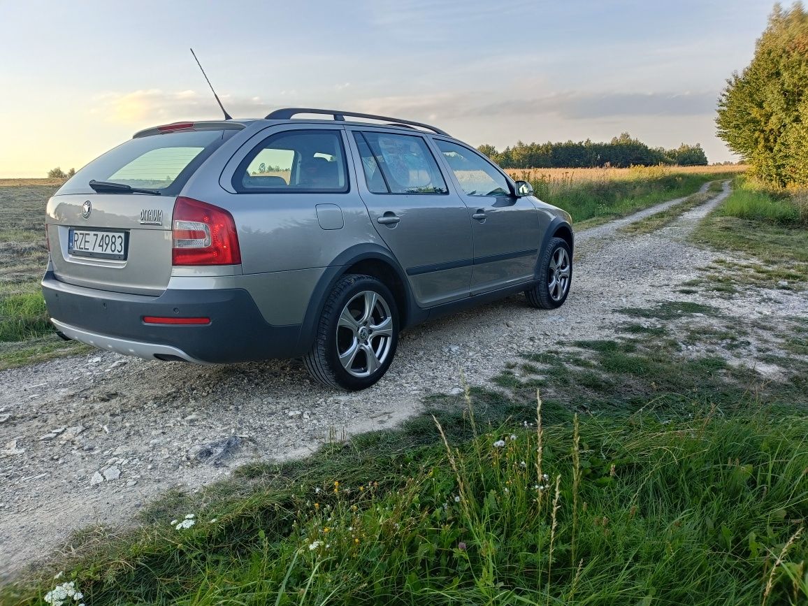 Skoda Octavia SCOUT 4x4 2.0 FSI 150KM