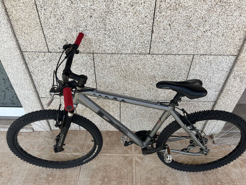 Bicicleta btt ( DS )