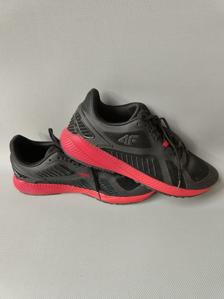 4F buty sportowe D4L20-OBMS301 rozmiar 46 wkładka 30,5