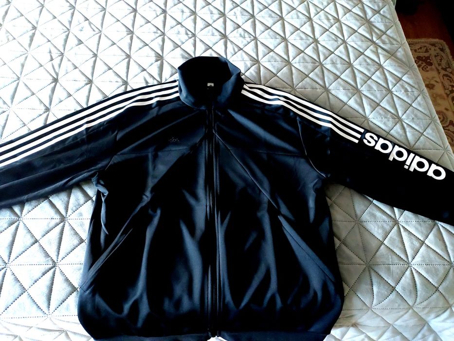 Casaco Adidas Wordmark (tamanho M)