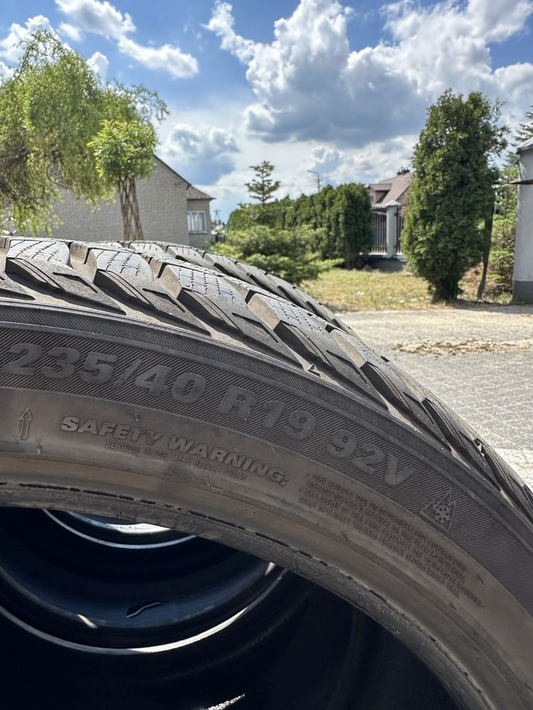 Opony zimowe Kumho Wintercraft WP71 235/40/19 / 7-7,5mm bieżnik