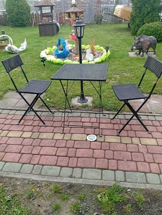 Zestawy ozdobnych mebli ogrodowych, ciężki metal i drewno. 1000zł