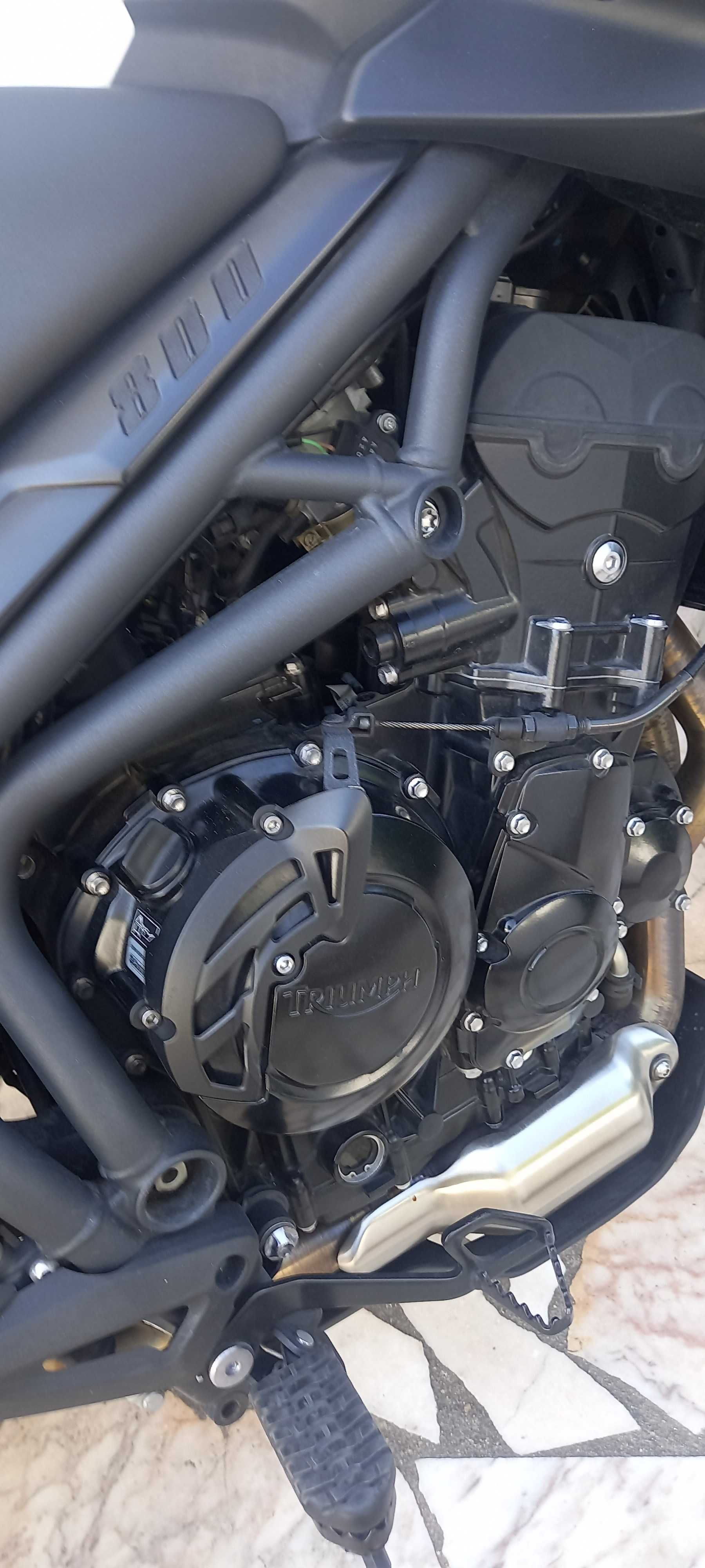 Triumph Tiger 800