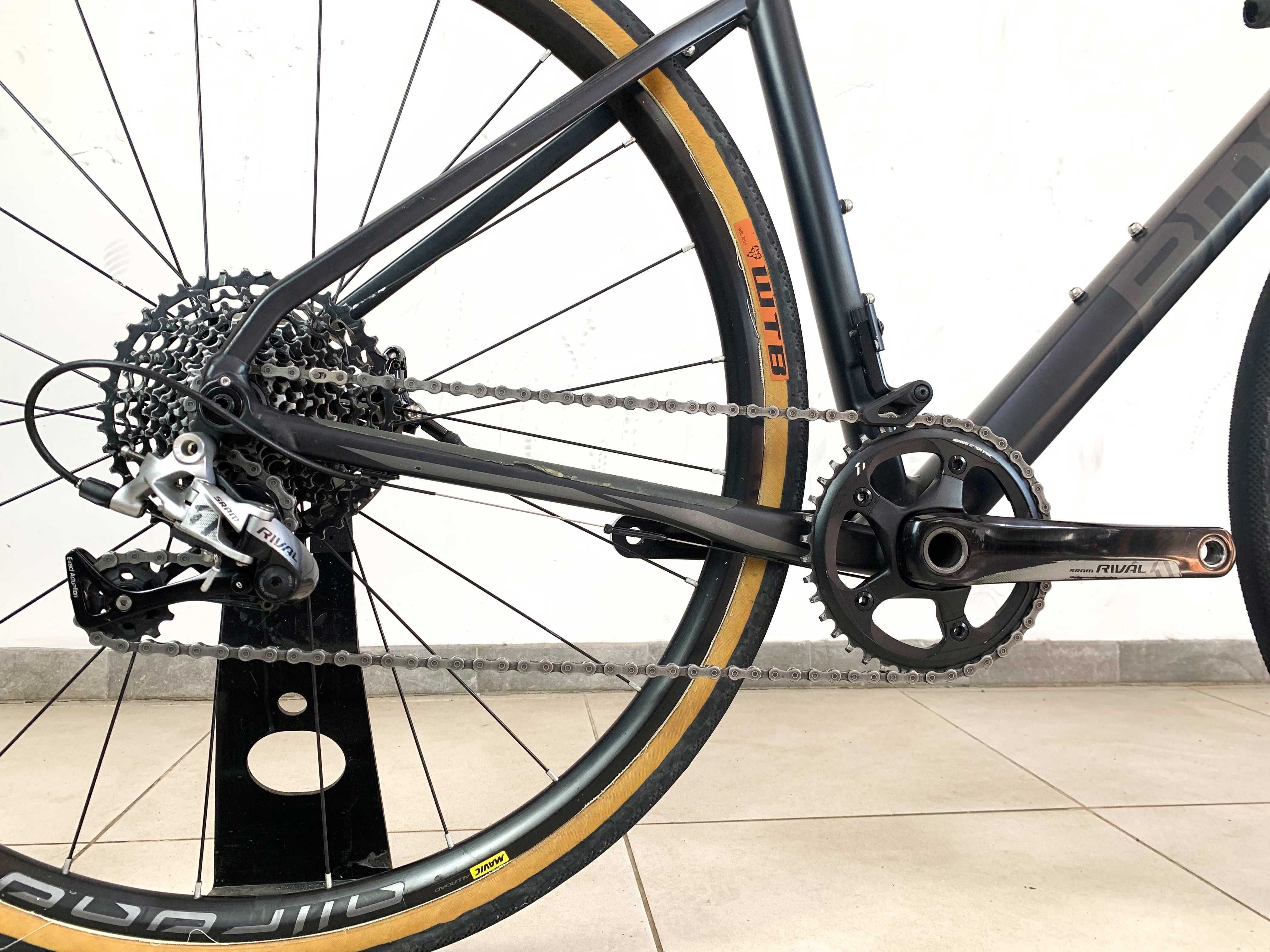 гравійник BMC Roadmachine X гравийник