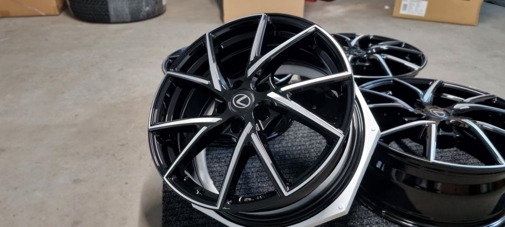 Lexus UX 18" Felgi Alu Nowe 5x114,3 ES IS GS NX RC RX  Czarny / Poler
