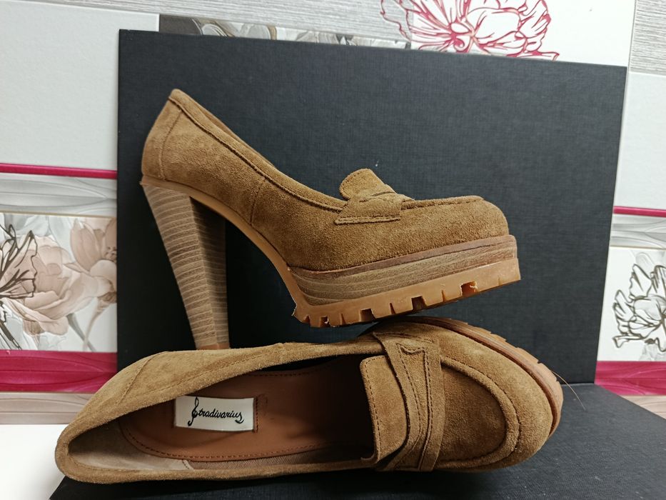 Sapatos de salto - Stradivarius - 37 - Camurça