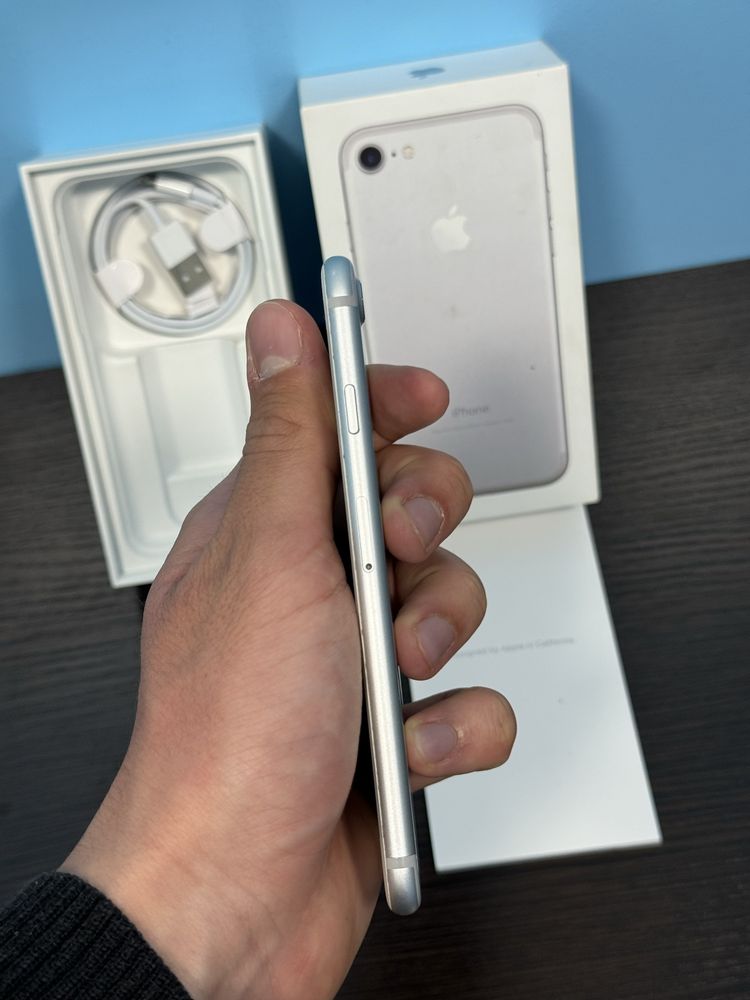 Iphone 7 Silver 128 Gb Neverlock, отличное состояние