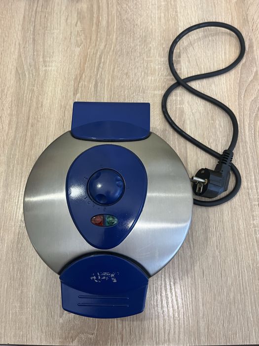 Вафельниця в робочому стані