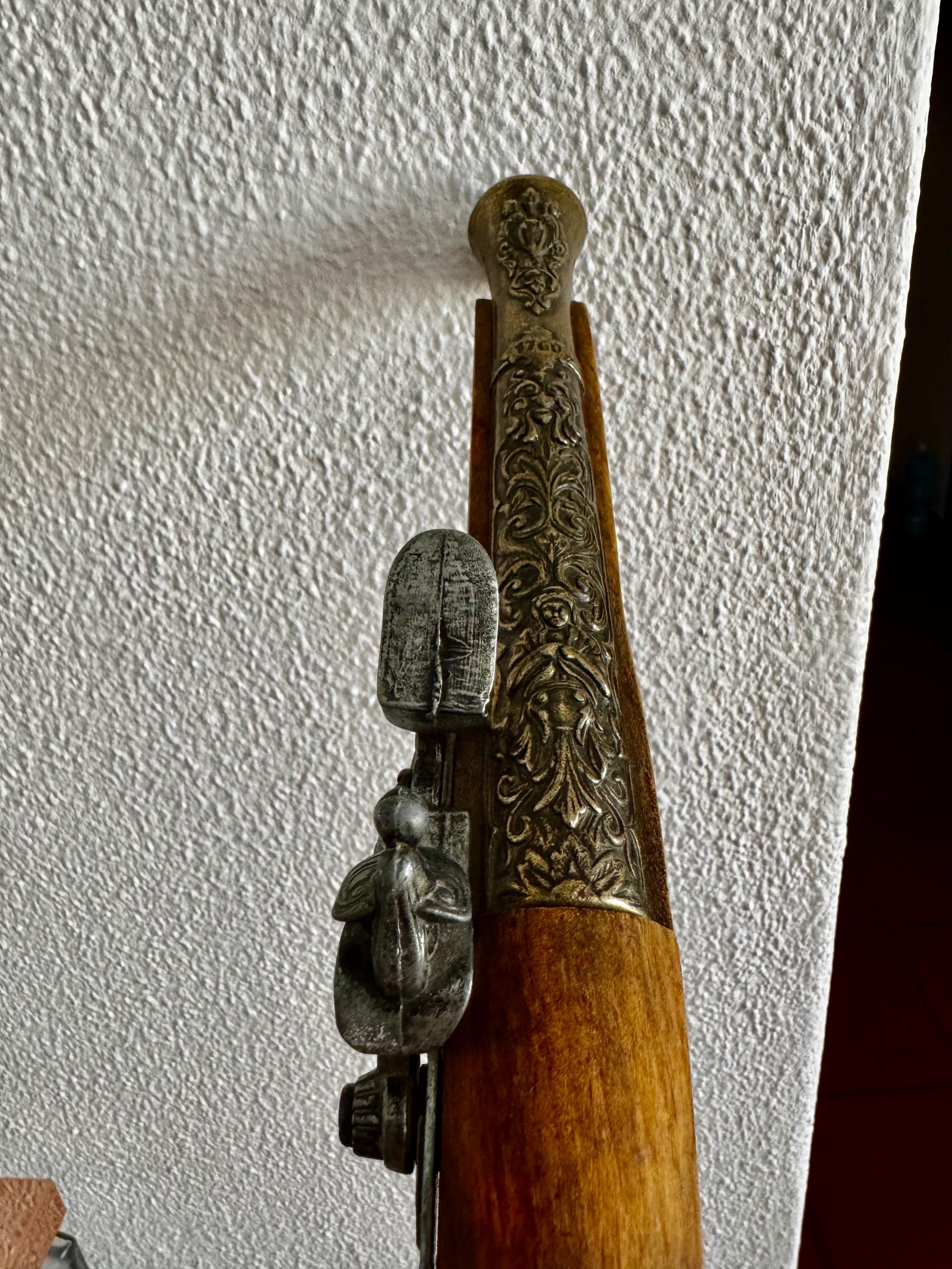 Réplica de Pistola antiga decorativa