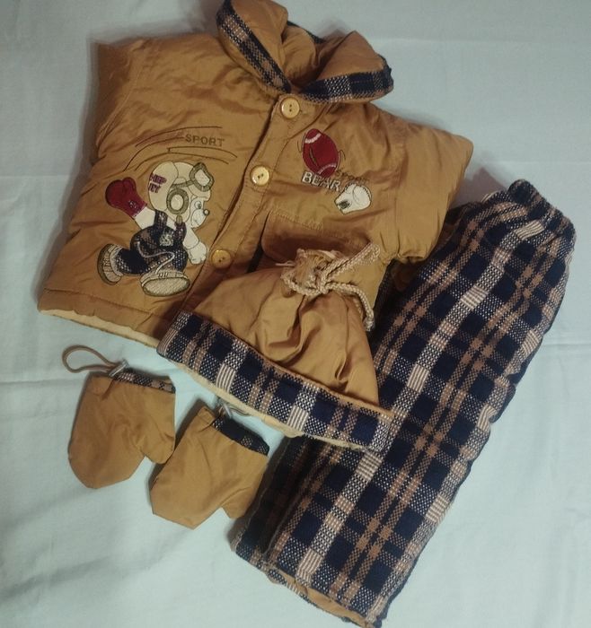 Костюм на мальчика, курточка, штаны, шапка, рукавицы, осень-весна