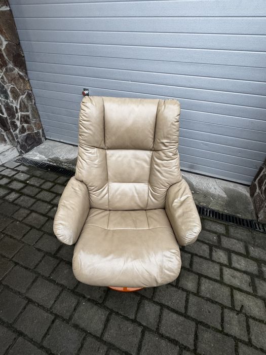 Шкіряне компютерне крішло