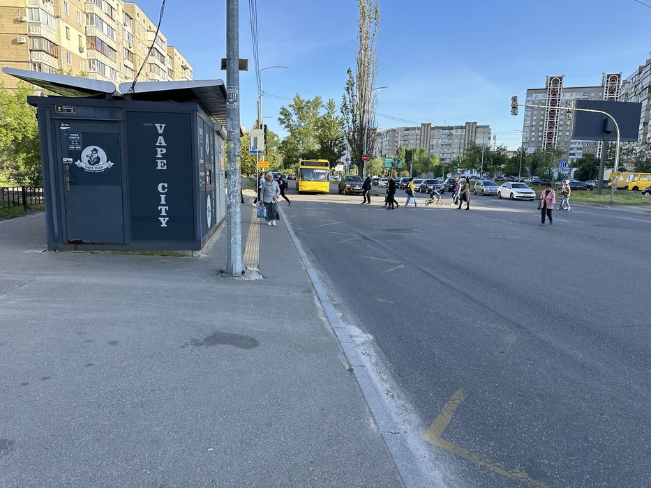 Аренда киоска / остановочного комплекса Ул. Ревуцкого 27