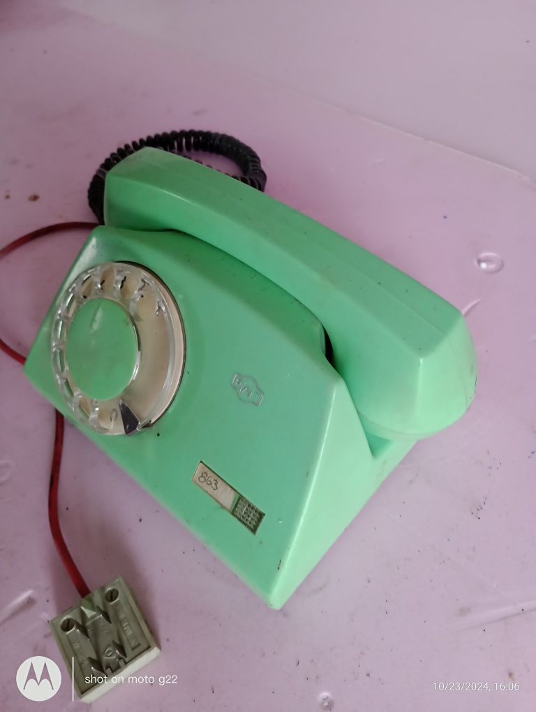 Telefon stacjonarny lata 70-80 ubiegłego wieku