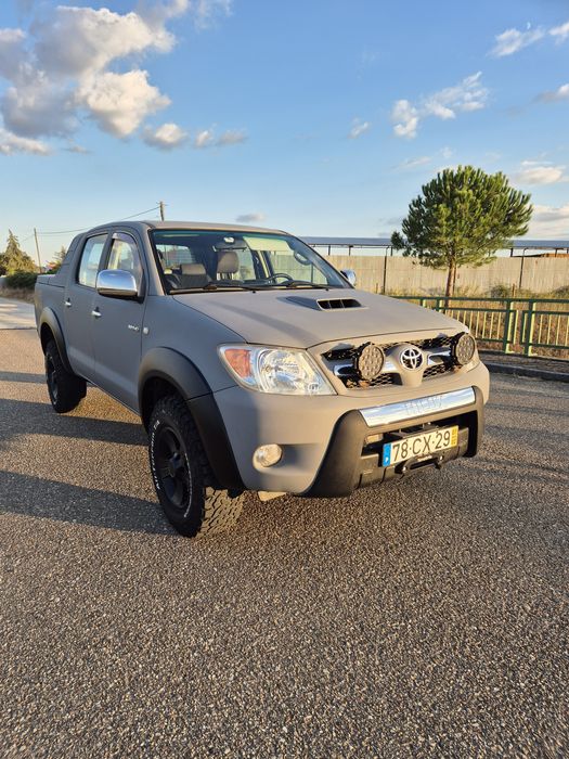 Toyota Hilux 3.0 D4D tracker