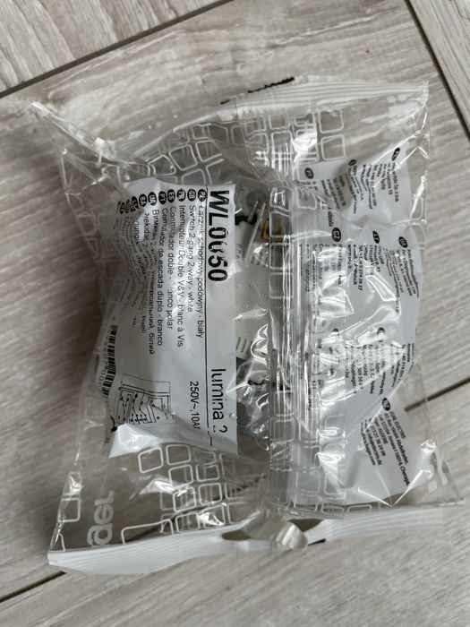 Łącznik schodowy podwójny Biały Hager lumina - WL0050