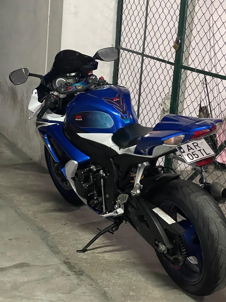 Suzuki GSXR 750***