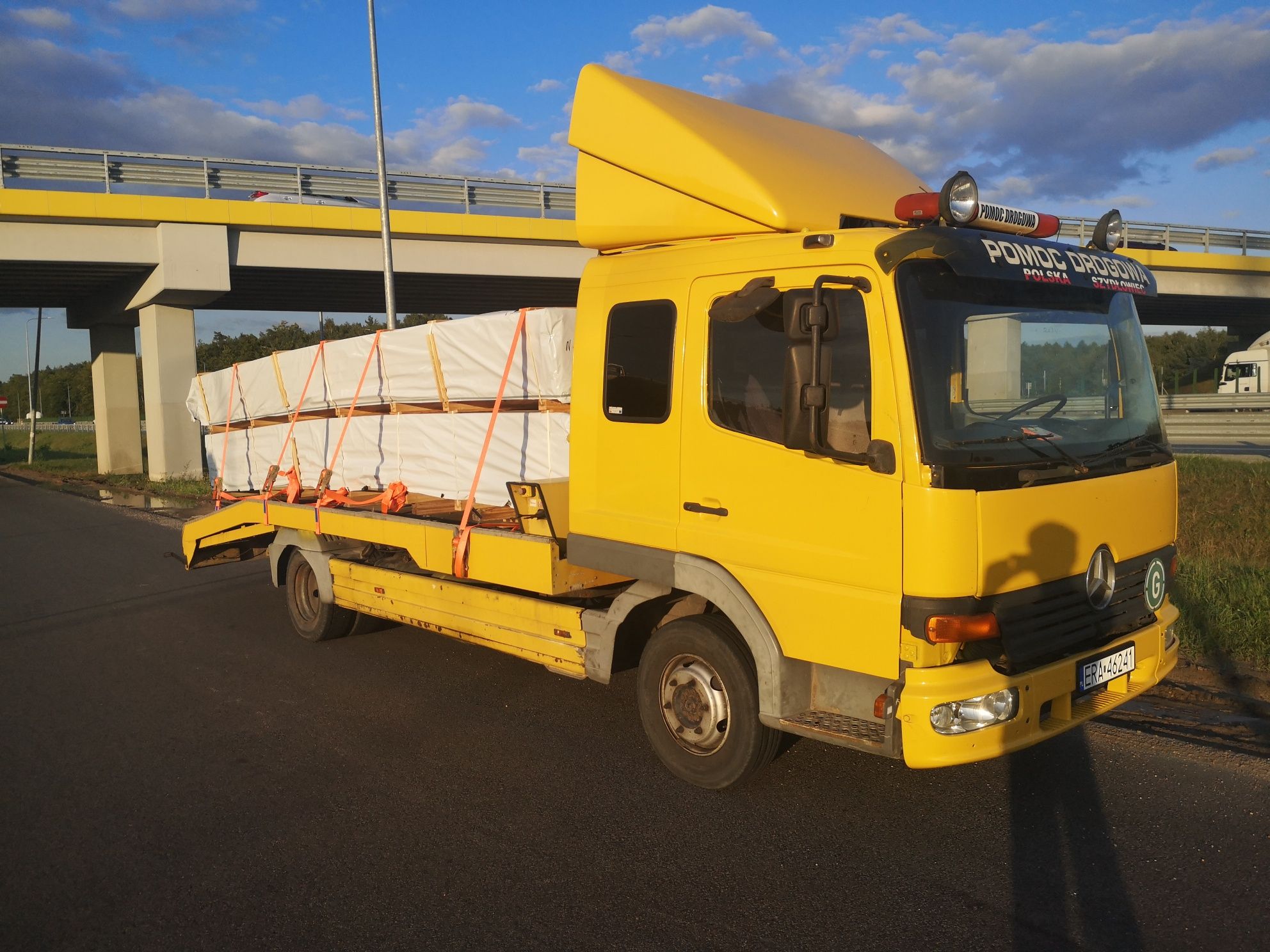 Pomoc Drogowa Transport Przewóz Laweta Holowanie Transport ciągników