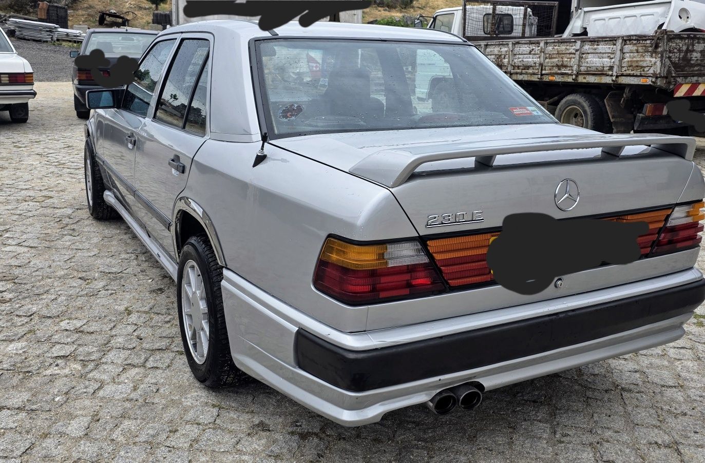 Mercedes-Benz 230E W124: