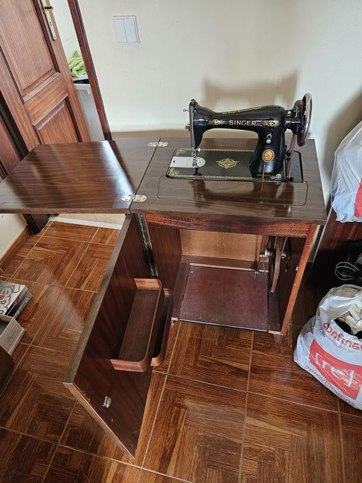 Máquina costura antiga SINGER perfeitas condições