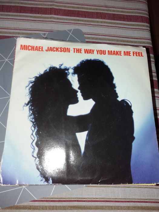 discos de vinil singles em bom estado muito antigos