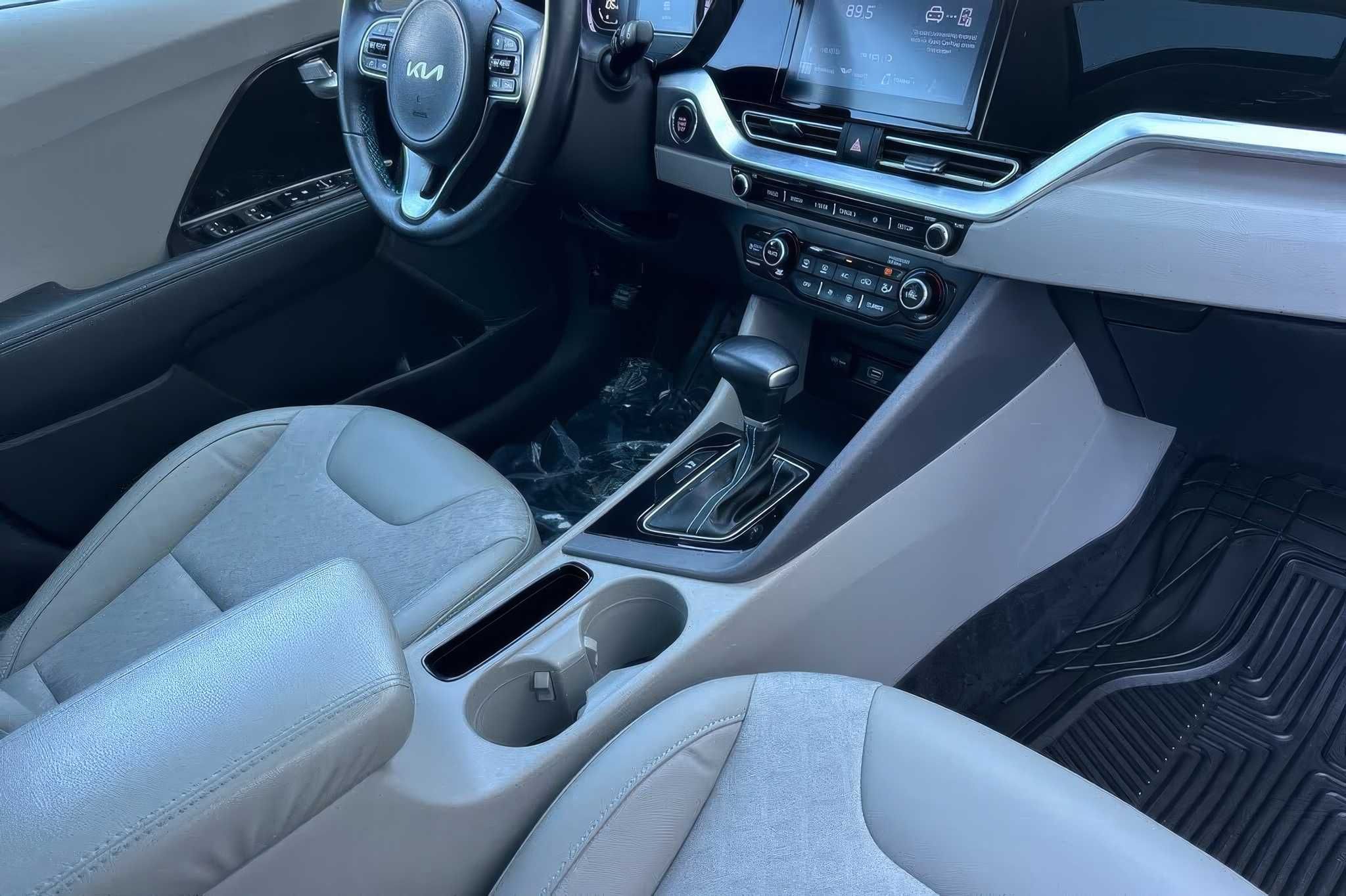 2022 Kia Niro LXS