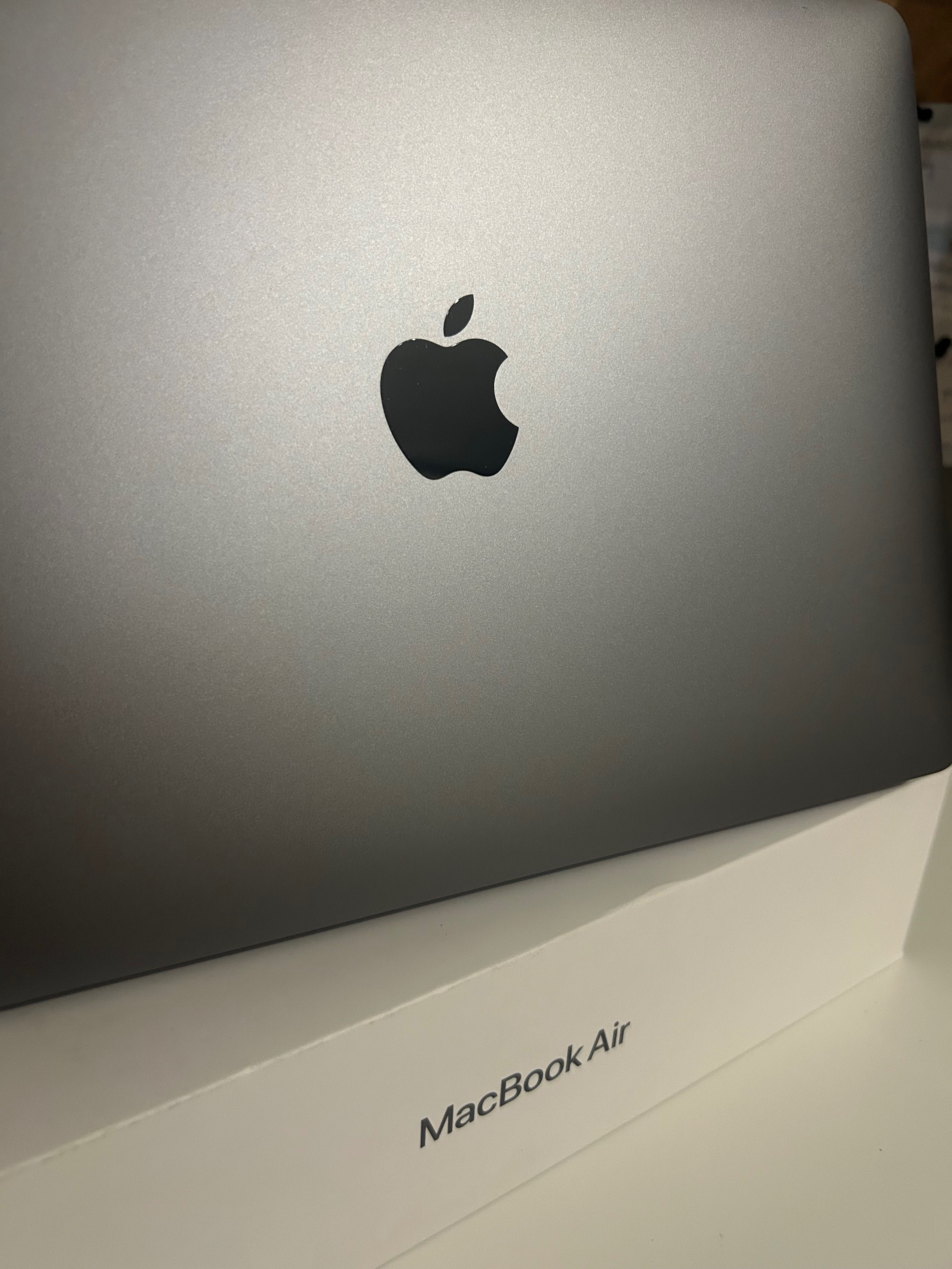 MacBook Air 2020 + Magic Mouse ZA DARMO
