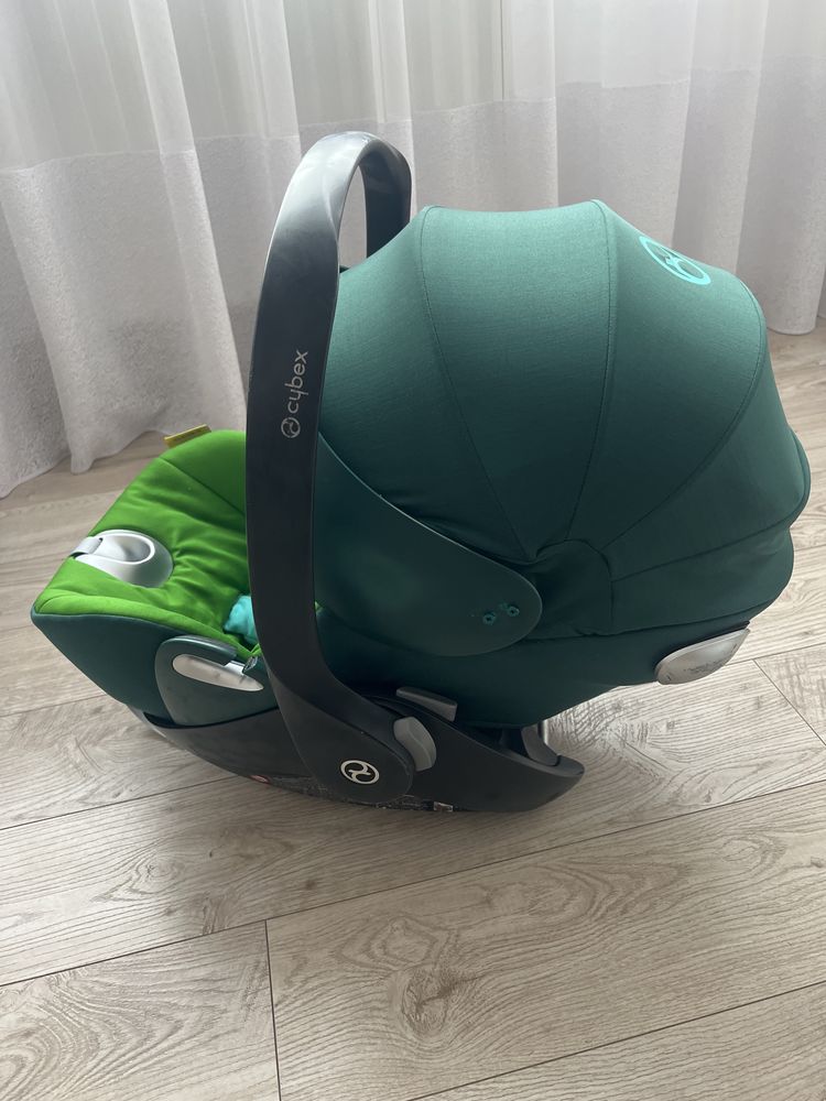 Автокрісло cybex cloud Q platinum