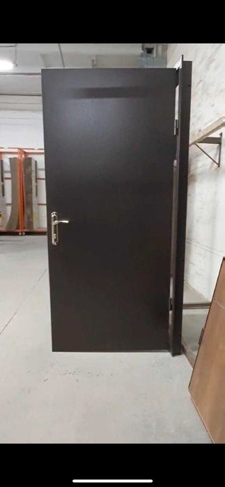 Технічні металеві двері