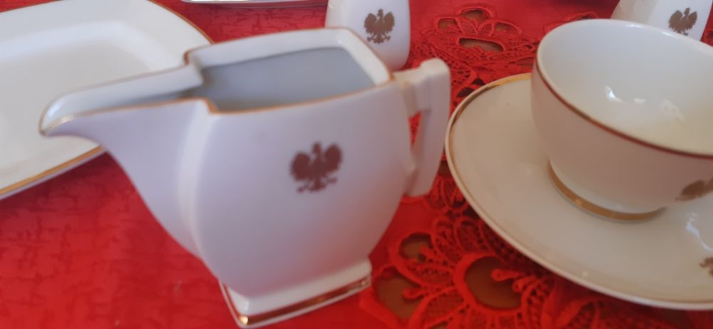 Ćmielów Porcelana zdobiona motywem Godła z Orzełkiem