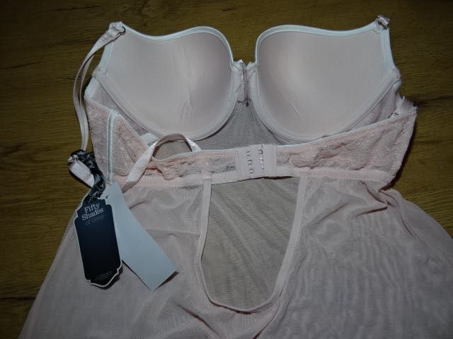 Grey piękna koszulka delikatny róż nowa 80 D