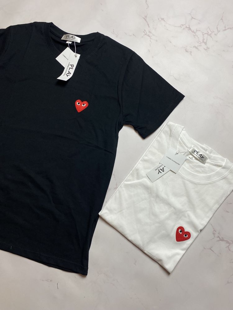 Футболка comme des garcons