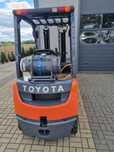 Wózek widłowy 8FGF18 Toyota 2015r 4,7m triplex 4 sekcje hydrauliczne