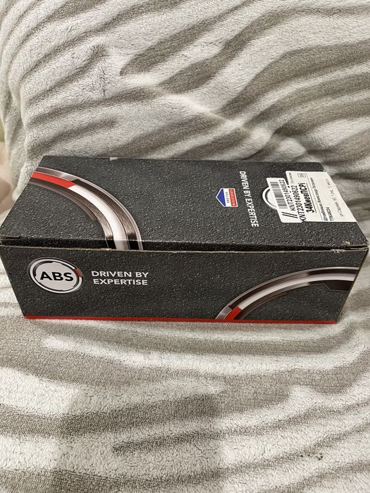 комплект тормозных колодок на Mesedes-benz M - class.