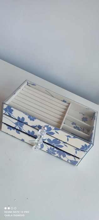 Caixa acrílica com 3 gavetas de veludo nova a estrear