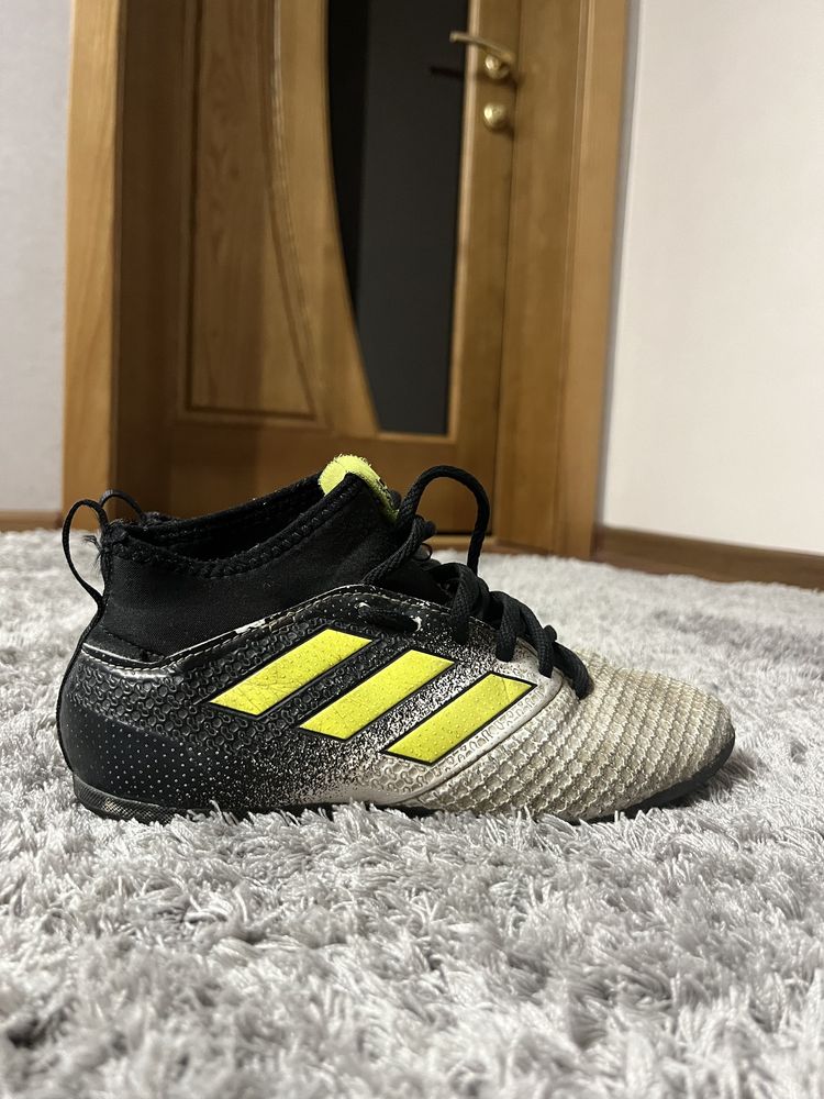 Сороконіжки adidas