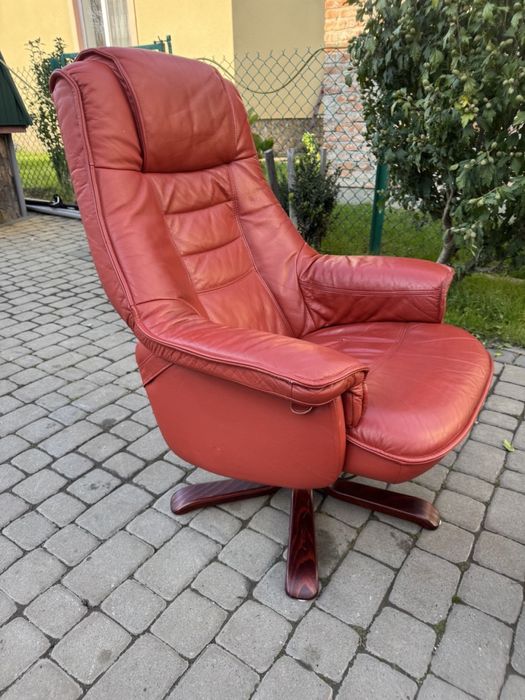 Крісло шкіряне реклайнер з пуфом (00128)