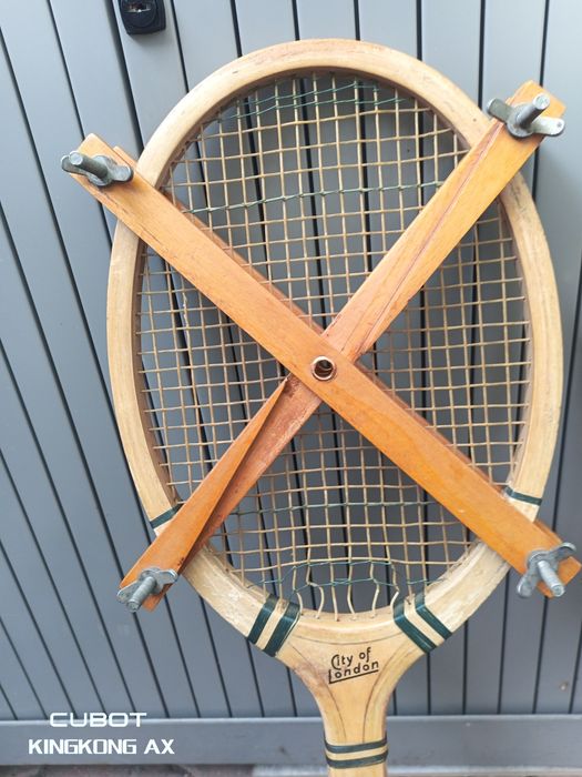 Sprzedam 2 rakiety retro-tenis i badminton