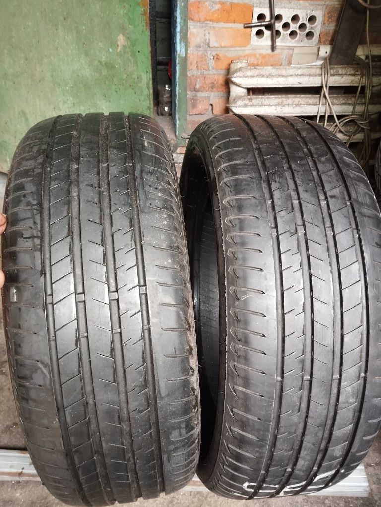 Пара літніх шин Bridgestone 245/50/19