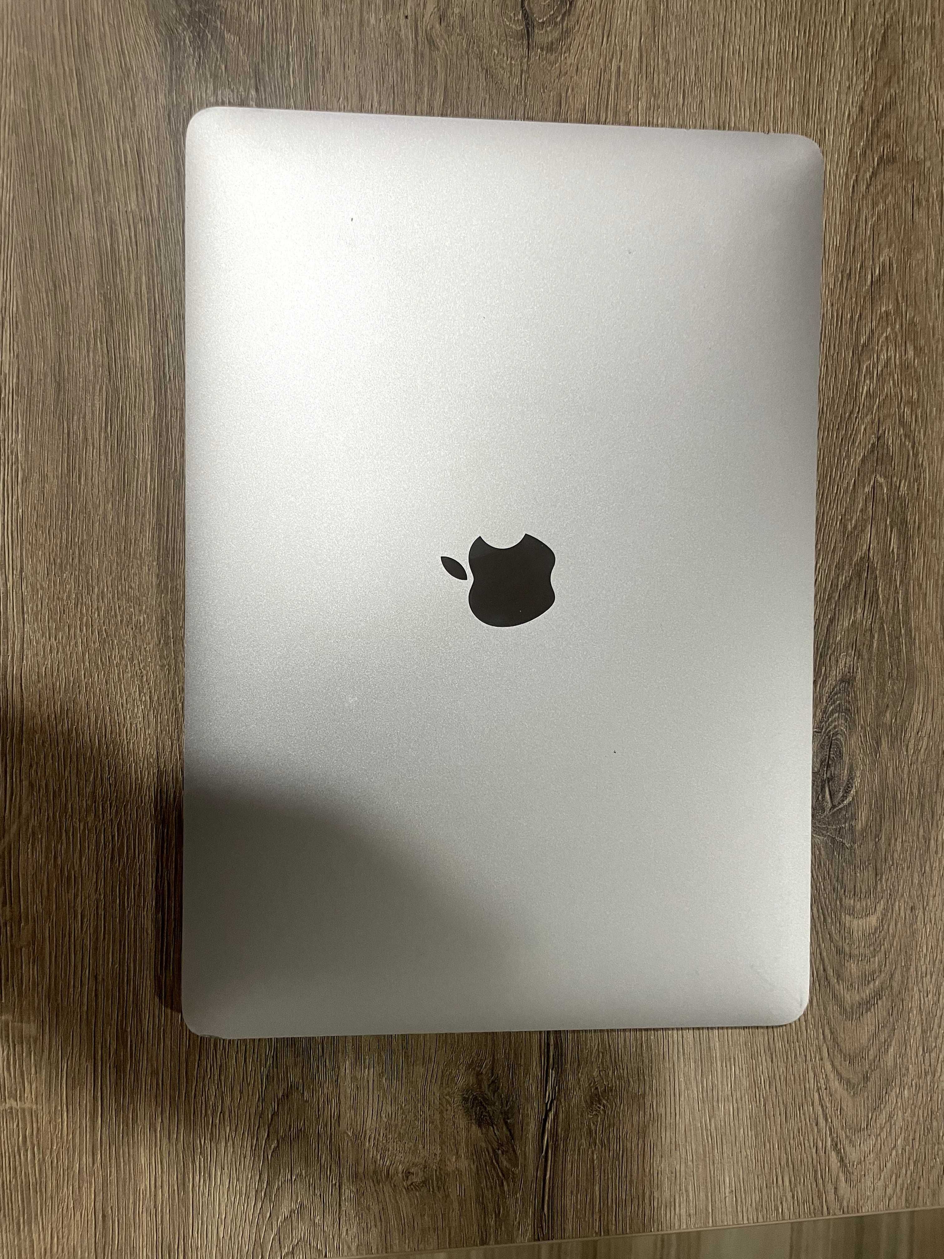 Ноутбук Apple MacBook air 13 M1/16/256 (2021) A2337 Silver