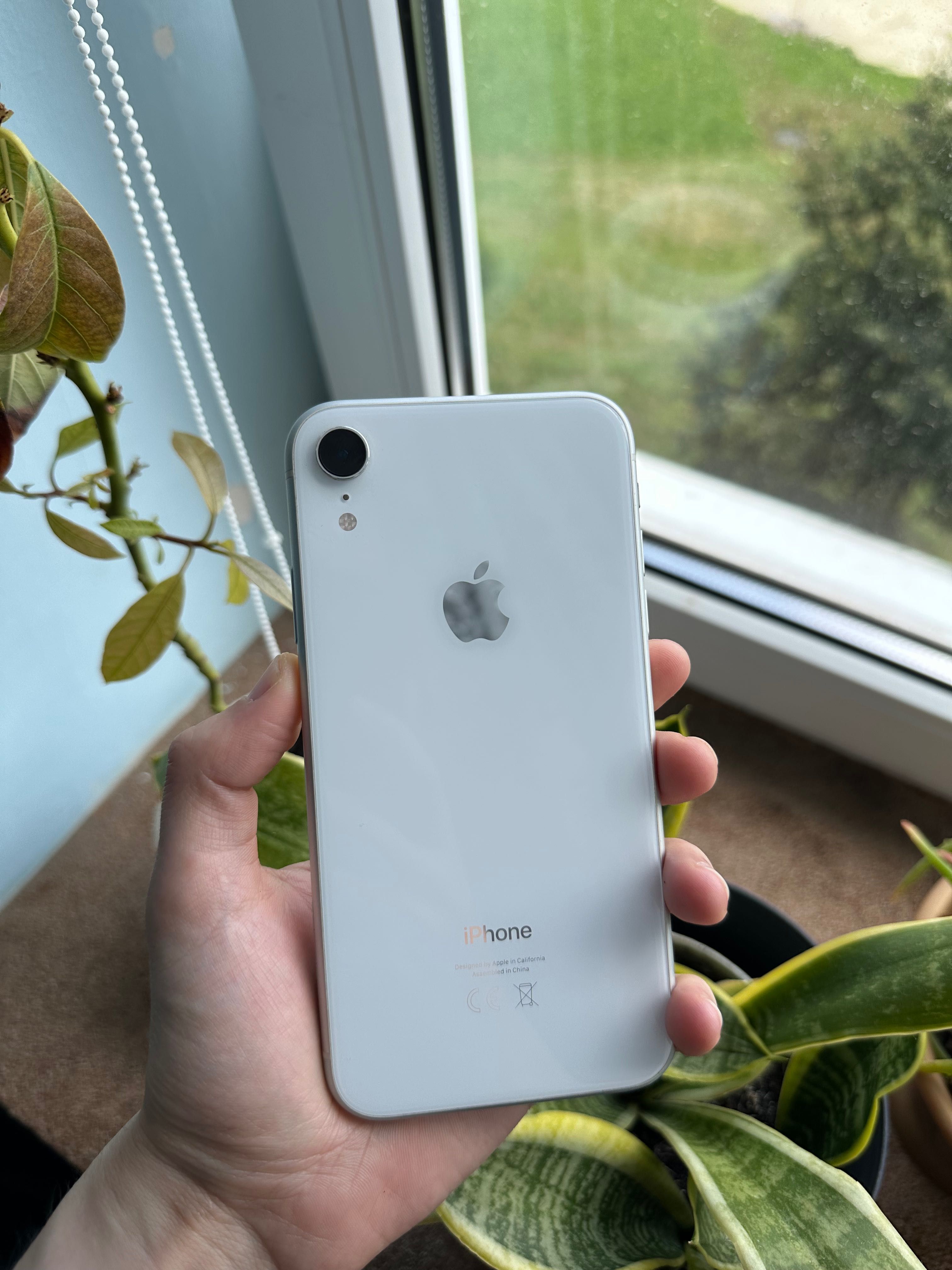 iPhone XR 128 White used