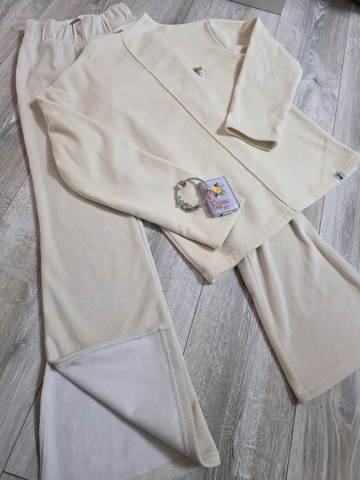 Теплий костюм для дівчинки