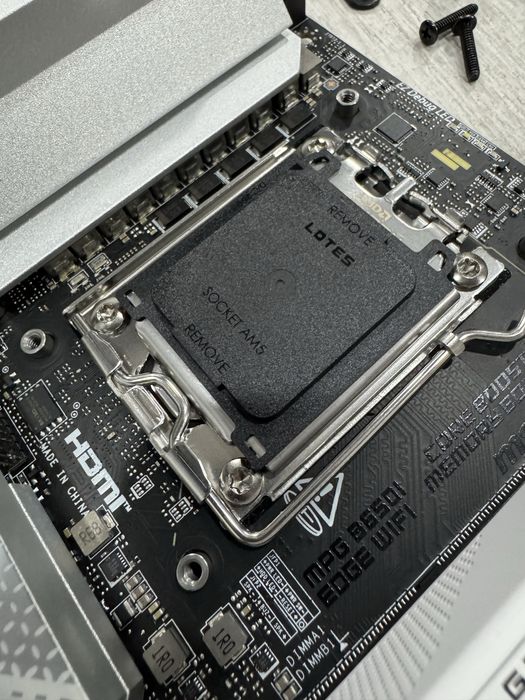 MSI B650 MPG Edge WiFi AM5 ITX материнська плата