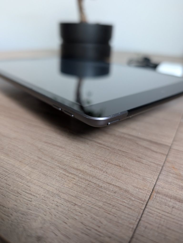 Apple iPad 8 generacji 32 A2429 Tablet LTE