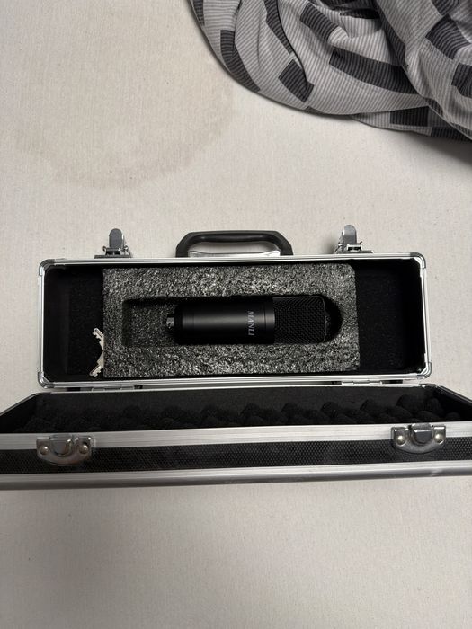 Mikrofon manli z casem , mini walizka