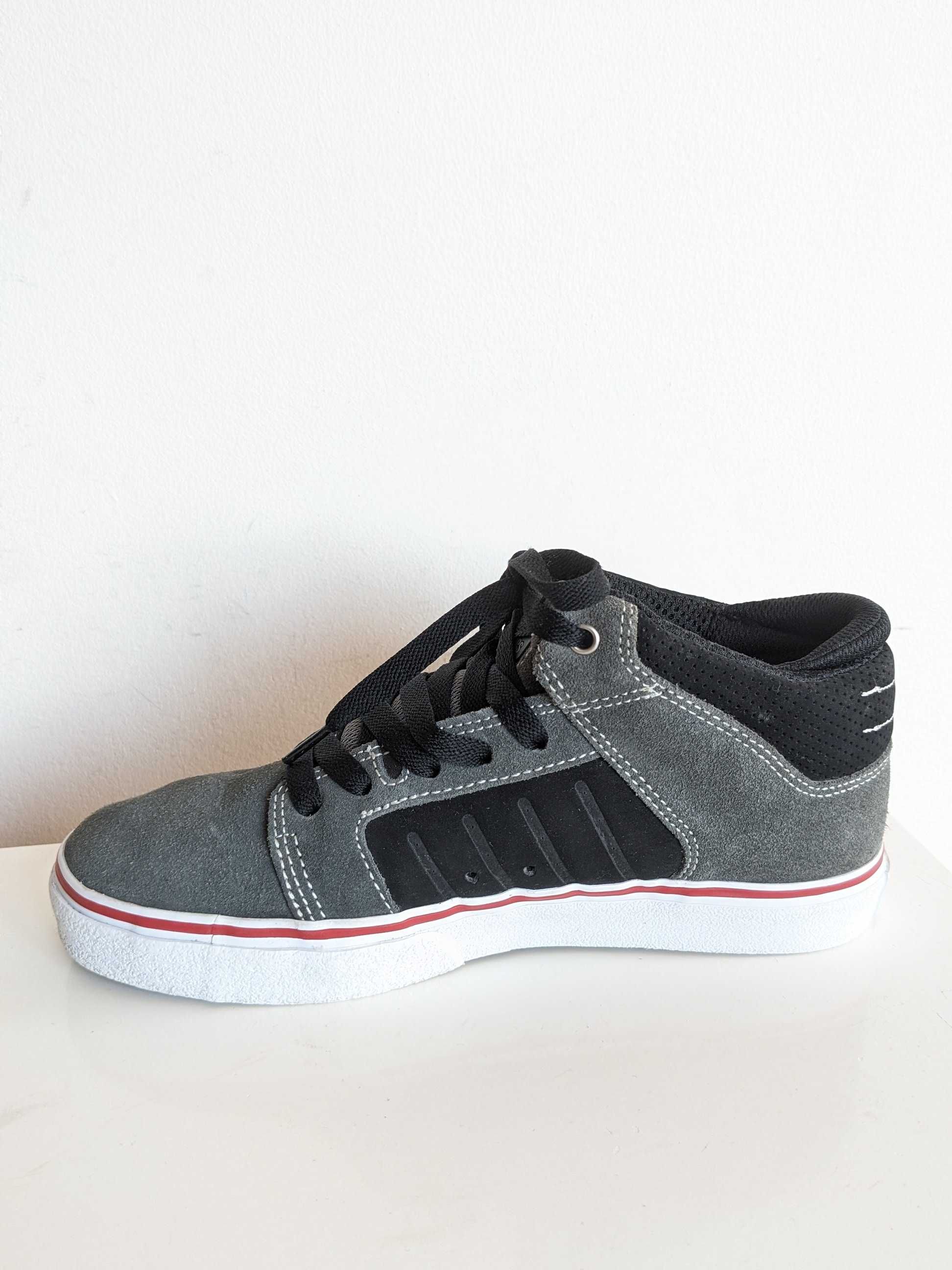 Buty do skateboardingu Etnies Scheckler 5, rozmiar 38.
