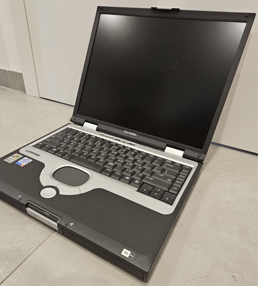 Compaq Evo N1020V - Laptop dla Retro Graczy - Sprawny!