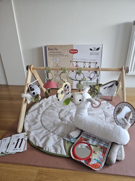 Mata edukacyjna Tiny Love boho chic i Fisher Price Lama