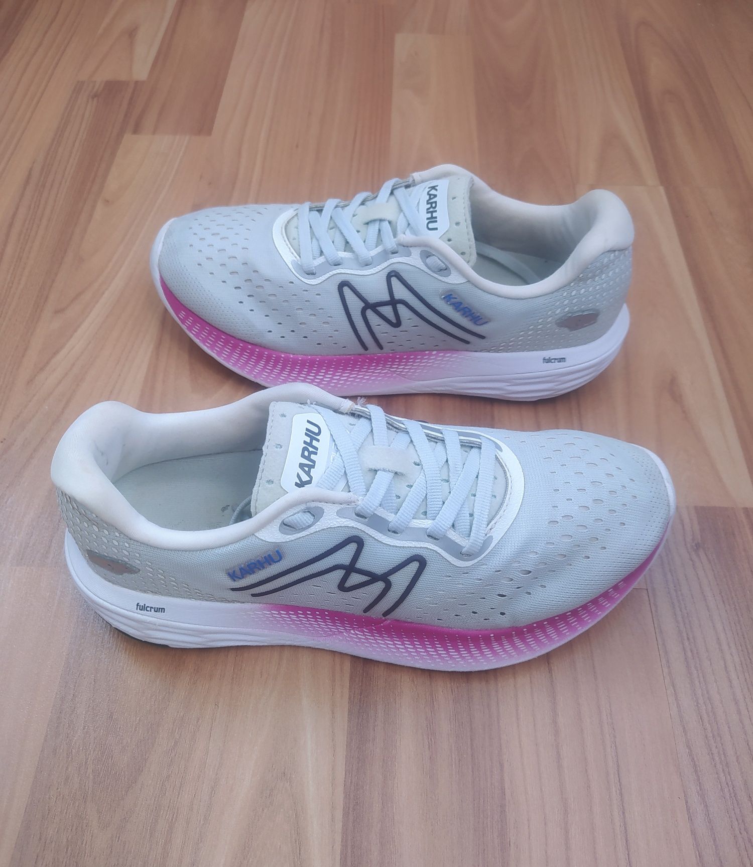 Стильні жіночі кросівки  KARHU, 38