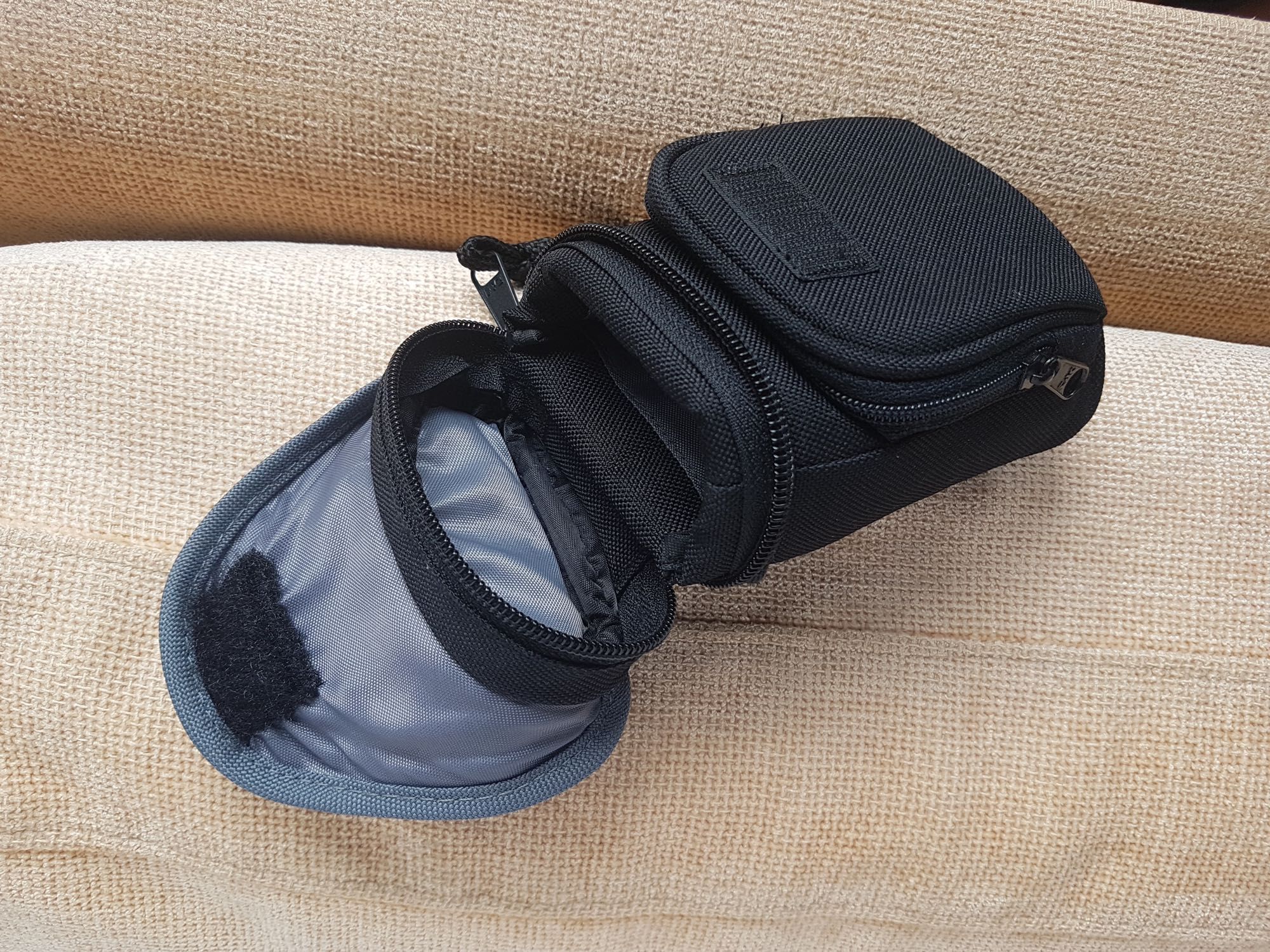 Futerał-Etui na aparat, telefon lub akcesoria.