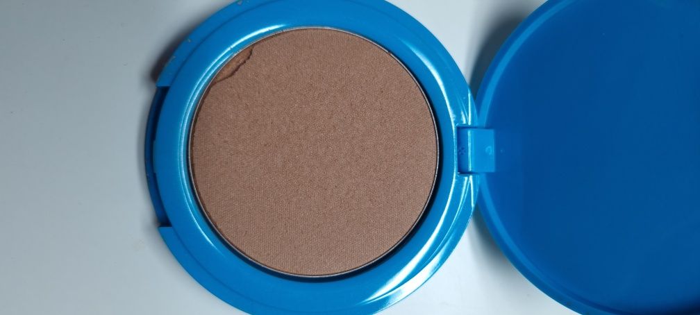 Bronzer Junika - well caramel
 Bra